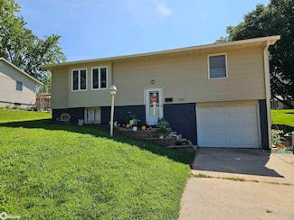 1102 Skyline Dr, Carroll, IA 51401