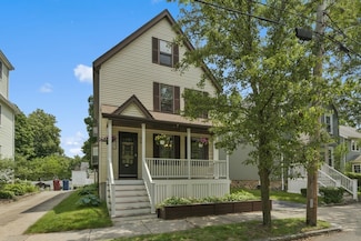 101 Cleveland St, Melrose, MA 02176