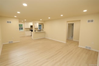 20 Pineview Rd, West Nyack, NY 10994