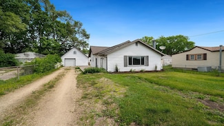 614 Kennon Rd, Rockford, IL 61109