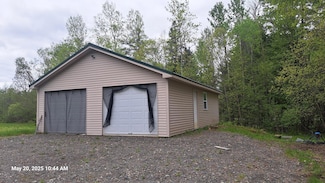 3 Back Rd, Abbot, ME 04406