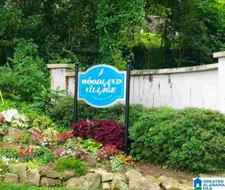 614 Woodland Village Unit 614, Vestavia Hills, AL 35216