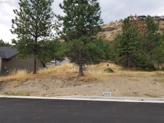 2418 W 15th St, the Dalles, OR 97058