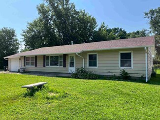 1523 W 12th St, Hastings, NE 68901