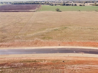 10101 Emery Ln, Mustang, OK 73064