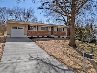 10140 Florinda Dr, Saint Louis, MO 63123