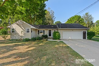 1579 Lamont Ave NW, Grand Rapids, MI 49504