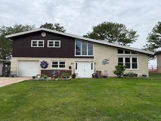 424 Smith Dr, Colby, KS 67701