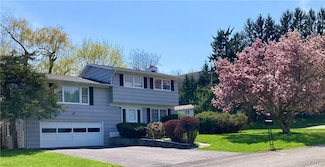 107 Rosewell Meadow, Syracuse, NY 13214