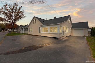 114 Interlochen Dr, Algonac, MI 48001