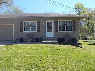 214 S Lincoln Ave, Marshall, MO 65340