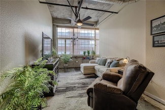 321 W 7th St Unit 302, Kansas City, MO 64105
