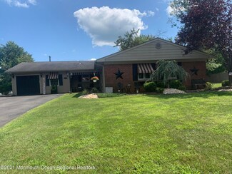 30 Potter Rd, Freehold, NJ 07728