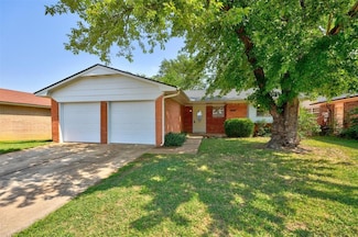 805 Robin Hill Rd, Edmond, OK 73003
