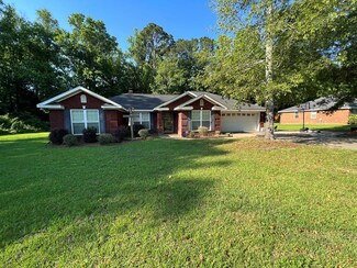 107 Oak Cir, Glennville, GA 30427