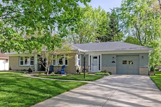 247 W Southington Ave, Columbus, OH 43085
