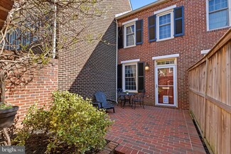 322 N Saint Asaph St, Alexandria, VA 22314