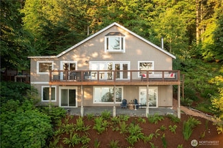 1418 Seacrest Dr, Lummi Island, WA 98262