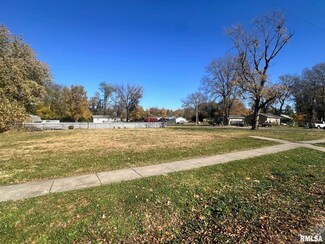 320 Farrell St, Jacksonville, IL 62650