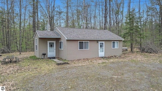 8902 Pickerel Lake Rd, Vanderbilt, MI 49795