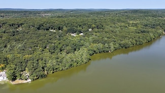 66 Westwood Dr, Sturbridge, MA 01566