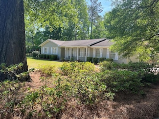 215 Brookwood Dr, Dublin, GA 31021