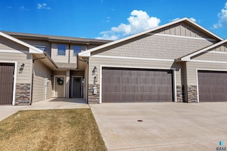 3614 E Siasconset Place, Sioux Falls, SD 57108