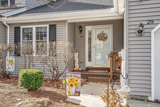 29 Bridle Cross Rd Unit 28, Fitchburg, MA 01420