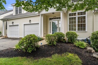 8 Kingson Ln Unit 4, Medway, MA 02053