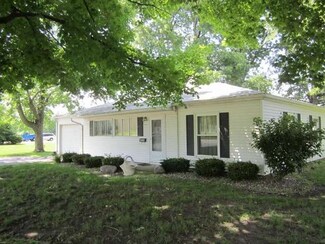 258 W Fleming St, Watseka, IL 60970