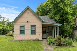 377 Winona St E, Saint Paul, MN 55107
