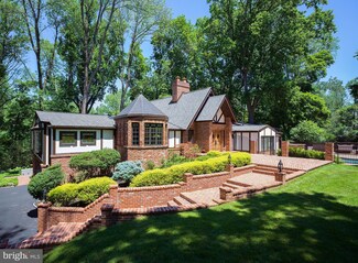 1351 Valley Rd, Villanova, PA 19085