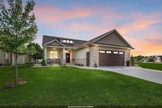 878 Whisper Falls Ln, Menasha, WI 54952