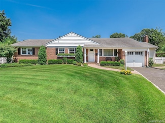 14 Harbor Ln, Glen Head, NY 11545