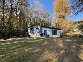 2045 Pine Oak Dr SW, Atlanta, GA 30310