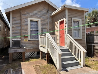 3121 Ursuline St, Galveston, TX 77550