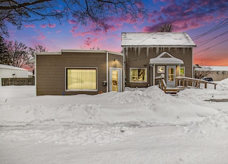 104 E Broadway St, Scottville, MI 49454