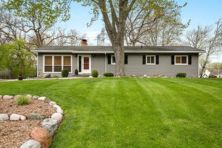 20 Glen Echo Rd, Elgin, IL 60120