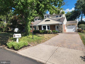 3161 Manor Rd, Huntingdon Valley, PA 19006