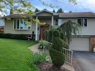 806 Church St, Moosic, PA 18507