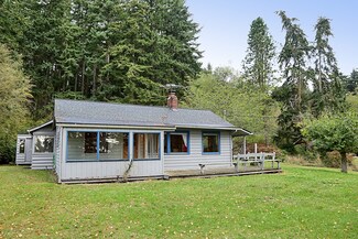 2712 N Bluff Rd, Greenbank, WA 98253