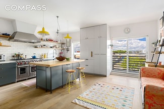 113 A Columbia St, New York City, NY 11201