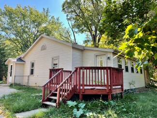 6N693 Tuscola Ave, Saint Charles, IL 60174