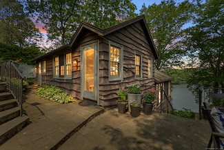 45 Lake Dr S, New Fairfield, CT 06812
