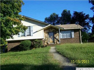 3033 Summit Ridge Dr, Adamsville, AL 35005