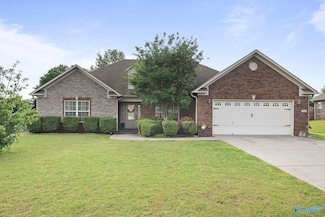 114 Fawn Forest Dr, New Market, AL 35761