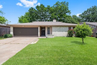 9718 Shady Tree Ln, Houston, TX 77086