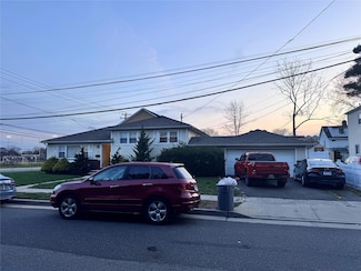 36 Monroe Place, Hempstead, NY 11550