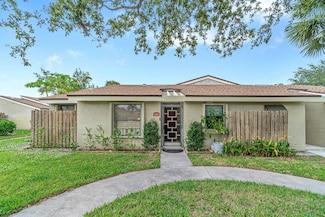 241 Meadows Dr Unit 241, Boynton Beach, FL 33436