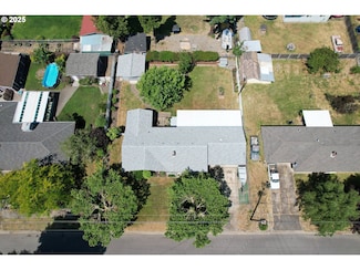 131 Mountain View Ave, Myrtle Creek, OR 97457